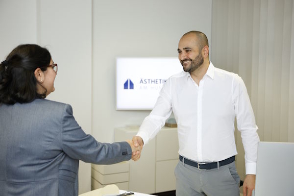 dr-hamid-joneidi-jafari-03-aesthetik-centrum-plastische-aesthetische-chirurgie-bochum_finanzierung.jpg 